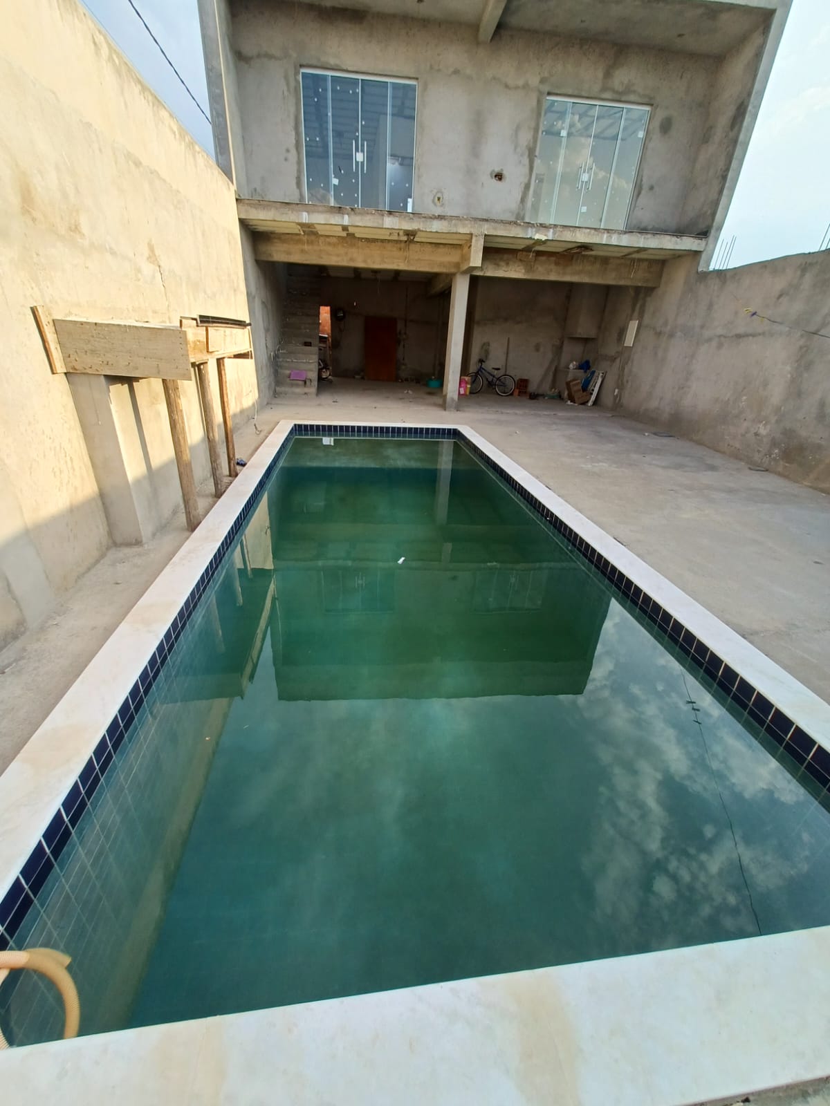 Piscina antes do tratamento 1